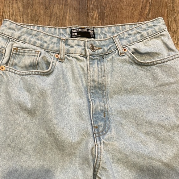 PrettylittleThing Denim MOM Jeans - Picture 3 of 7